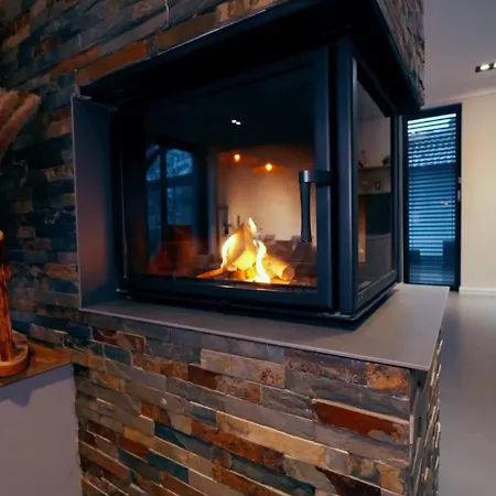 With Outdoor Heated Pool, Sauna And Fireplace Willa *